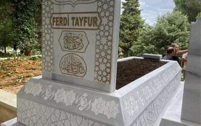 Ferdi Tayfur’un Kabri Milli Bir Abide Haline Getirildi
