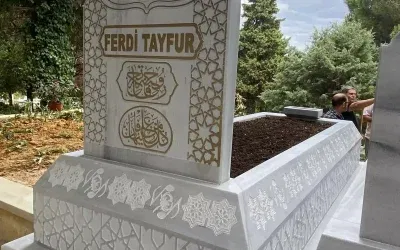 Ferdi Tayfur’un Kabri, MHP Lideri Bahçeli Tarafından Yaptırıldı