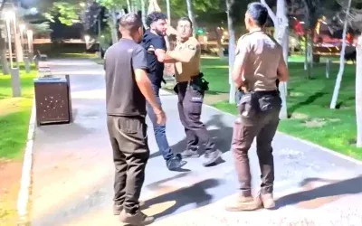 Aksaray’da Alkol Alan Gençlerin Polisle İt Dalaşı!