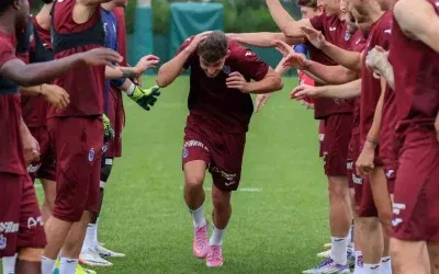 Trabzonspor’un yeni transferi Ernest Muçi ilk antrenmanda!