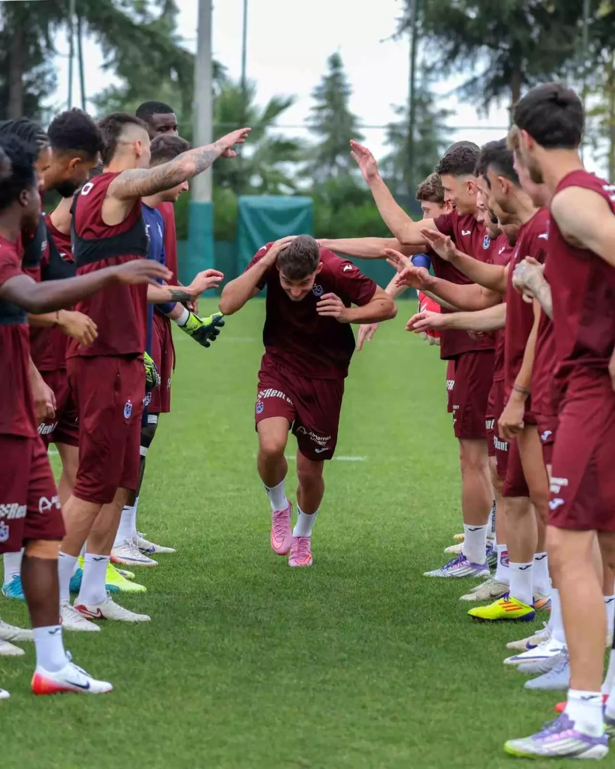 trabzonspor-un-yeni-transferi-ernest-muci-ilk-19020970_amp.jpg