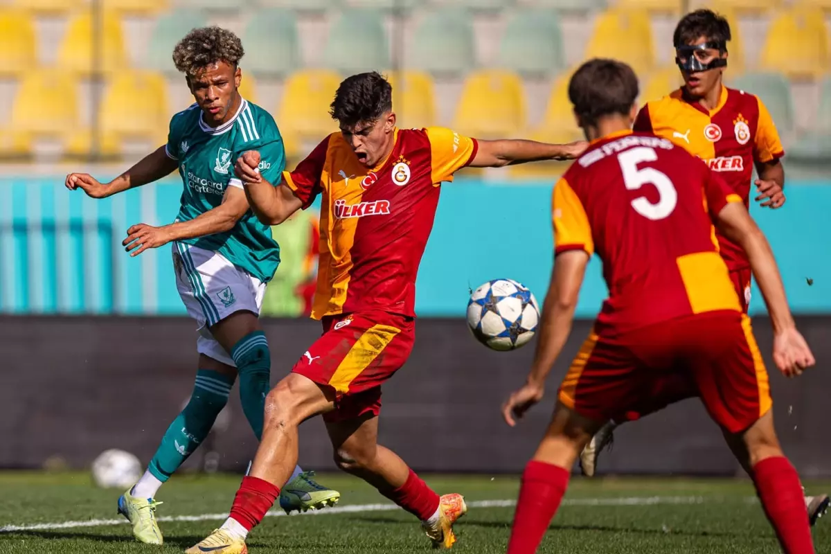 uefa-genclik-ligi-nde-galatasaray-liverpool-a-19102952_5887_amp.jpg