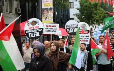 Uşak’ta Sumud Filosu ve Gazze’ye Destek Yürüyüşü düzenlendi