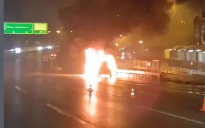 15 Temmuz Şehitler Köprüsü’nde Otomobil Alev Aldı
