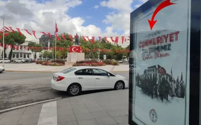 29 Ekim’de afişte “Cumhuriyet” yanlış yazıldı, valilik hızla düzeltti.