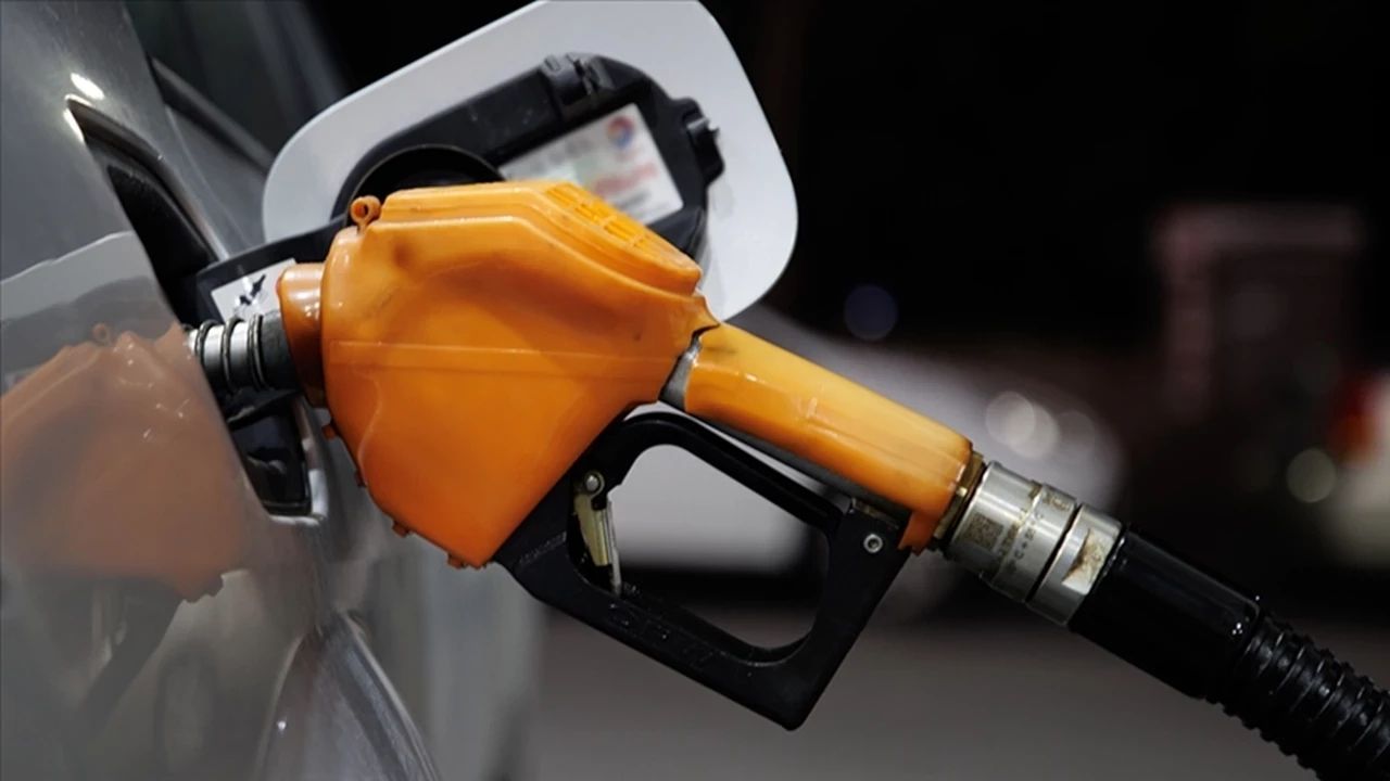 3 Ekim 2025 Akaryakıt Fiyatları Benzin, Motorin ve LPG'ye Zam Yansıtıldı