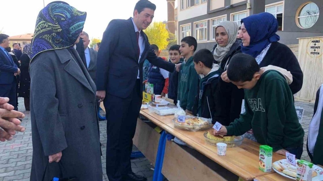 Iğdır'da Gazze'ye Yardım Kampanyası Bir Okul, Bir Umut
