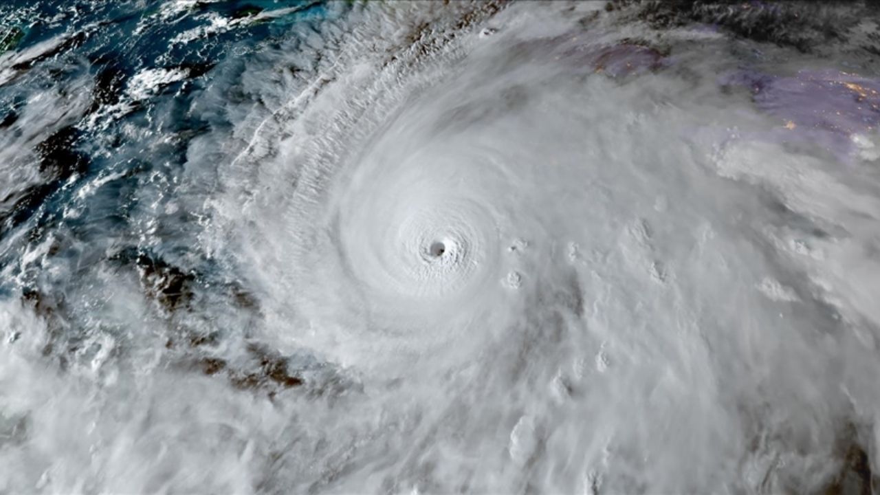 Melissa Kasırgası Küba'ya Vurdu, 735 Bin Kişi Tahliye Edildi (1)