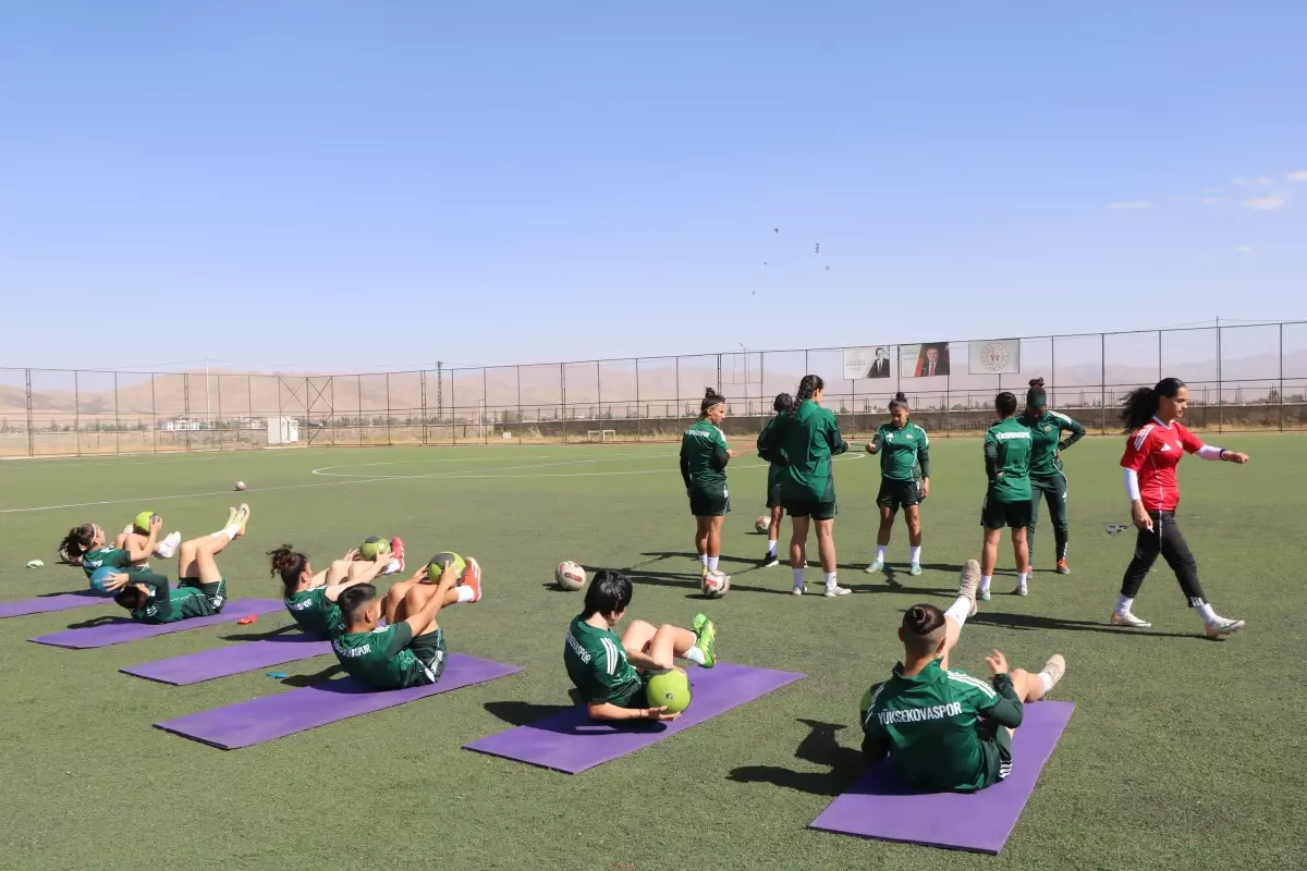 ankara-dan-yuksekova-spor-un-kadin-takimina-g-19130062_amp.jpg
