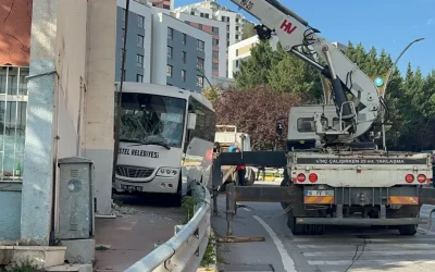 Cenaze Dönüşünde Midibüs Kaza Yaptı: 7 Yaralı