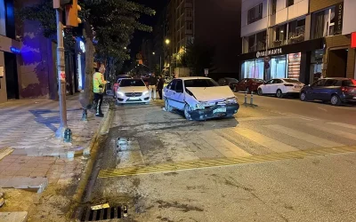 Eskişehir’de Elektrikli Bisiklet ve Otomobil Çarpıştı: 1 Yaralı