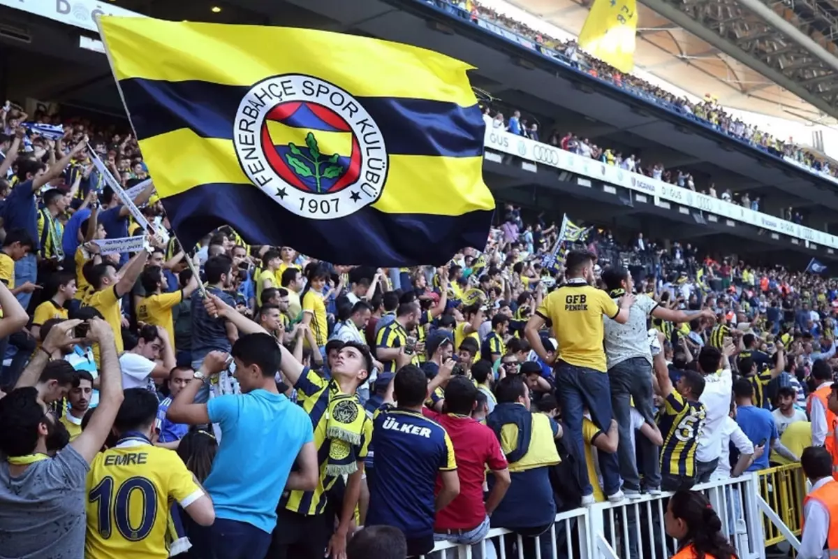 fenerbahcelileri-canindan-bezdiren-isimden-haber-19130226_2888_amp.jpg