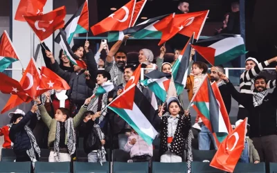 Filistinli çocuklar ve refakatçileri, Türkiye-Gürcistan maçını tribünde izledi.