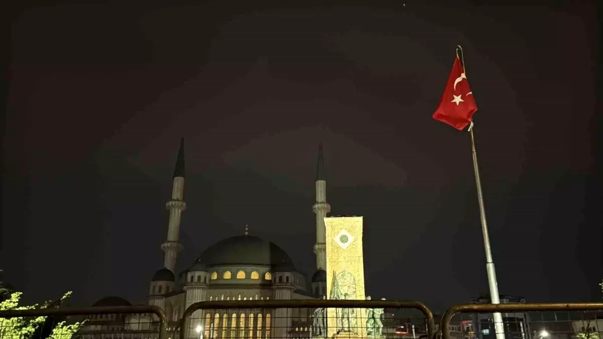 istanbul-da-saganak-yagis-gece-boyu-etkili-ol-19122469_amp.jpg