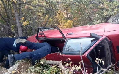 Karaman’da Uçuruma Yuvarlanan Araç Kazasında 1 Ağır 3 Yaralı