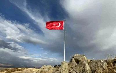 Kars köylülerinin hayali: Ermenistan sınırına Türk bayrağı diktiler