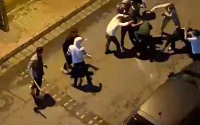 Küçükçekmece’de Sopalı Kavga: Kadınlar da Karıştı!