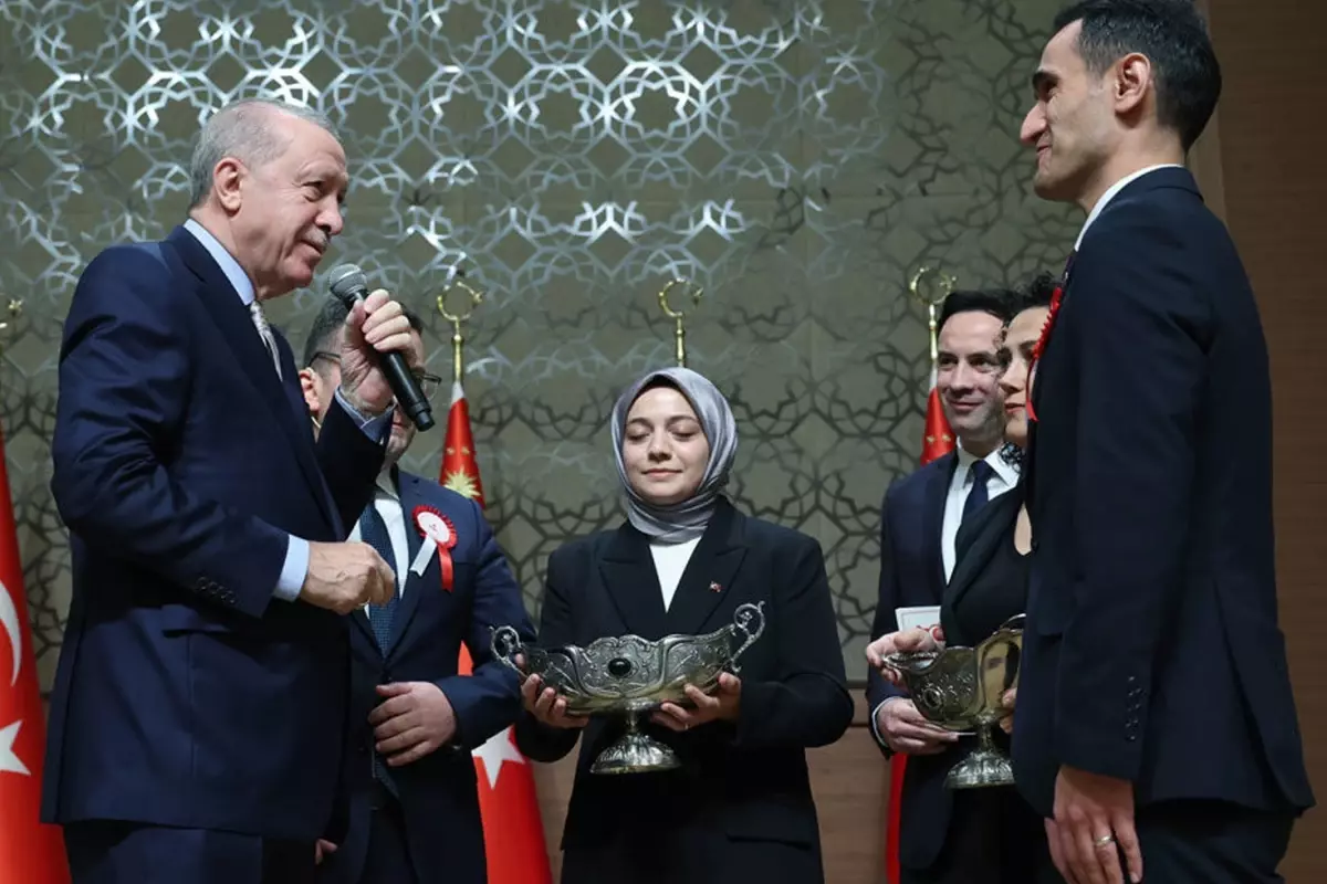 kuraya-damga-vuran-an-cumhurbaskani-erdogan-19150677_9613_amp.jpg