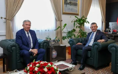 Özgür Özel ve Mansur Yavaş TBMM’de Buluştu