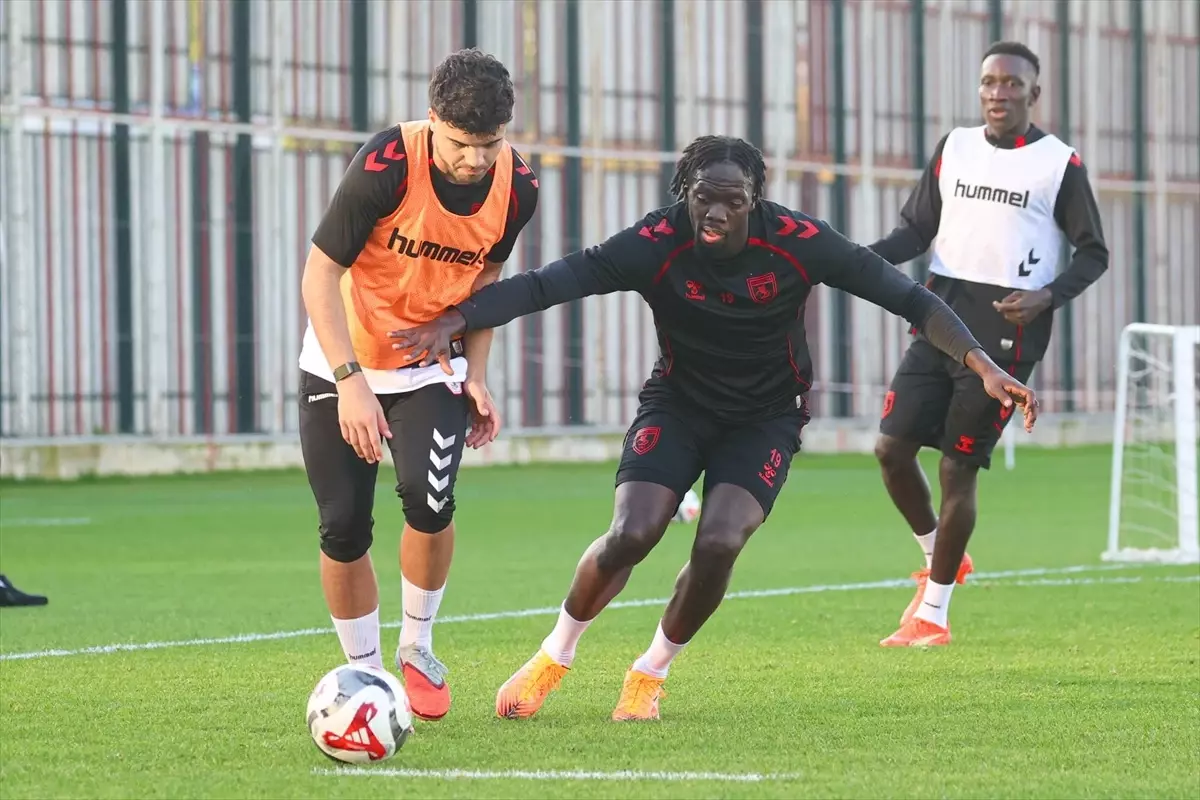 samsunspor-caykur-rizespor-macinin-hazirlikla-19183271_amp.jpg