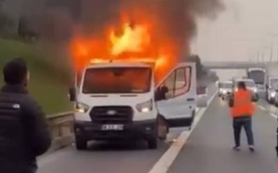 Beykoz TEM Otoyolu’nda Kamyonette Yangın Çıktı