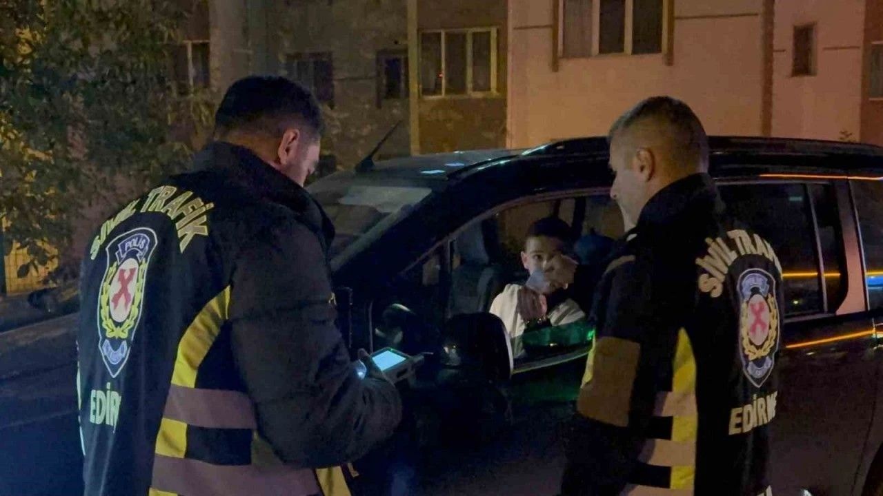 Edirne'de Trafik Denetimi 65 Araç Kontrol Edildi, 12 Ceza Kesildi