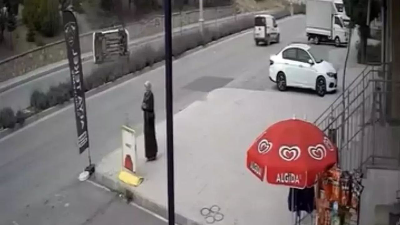 Elazığ'da Hafif Ticari Araç Kaza Sonucu 1 Yaralı