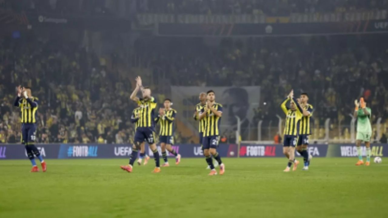 Fenerbahçe - Ferencvaros ilk yarıda golsüz beraberlikle bitti.