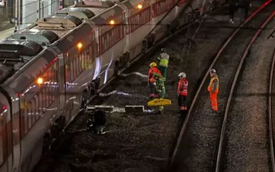İngiltere’de Tren Saldırısı: Çok Sayıda Yaralı