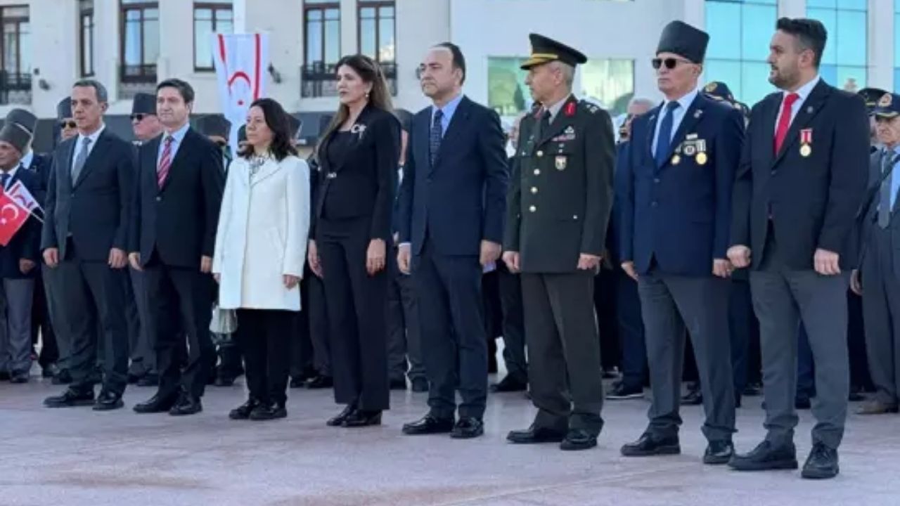 KKTC'nin 42. yılı Taksim'de kutlandı