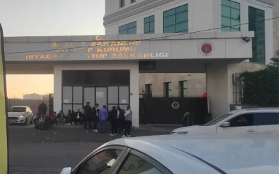 Diyarbakır’da Akraba İki Aile Arasında Silahlı Kavga: 1 Ölü, 1 Yaralı