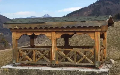 Marangoz Ustasının Mezarı Ahşap Çatıyla Korundu