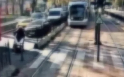 Beyoğlu’nda Tramvay Kaza: 2 Yaralı