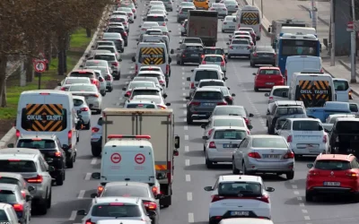 Gece yarısından itibaren benzine 1.30 TL zam yapılacak.