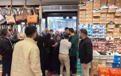 İnegöl’deki Mağazada 10 TL İndirim Büyük Kalabalığa Neden Oldu