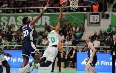 Bursaspor Basketbol, Bahçeşehir Koleji’ne mağlup oldu.