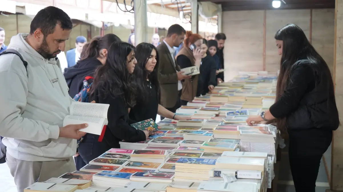 cizre-de-ilk-kitap-fuari-kapilarini-acti-19278550_amp.jpg