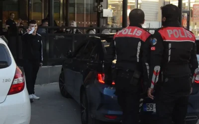Ön Plakası Olmayan Sürücü Kafede Tutuklandı