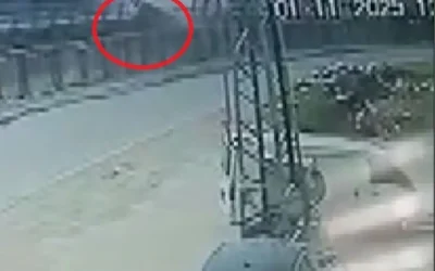 Adana’da Hafif Ticari Araç Kanala Düştü