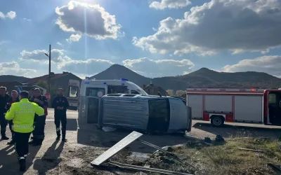 Tavşanlı’da Kaza: Hafif Ticari Araç Takla Attı, 7 Yaralı