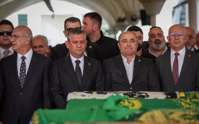 CHP Lideri Özgür Özel, Turan Aydoğan’ın Annesinin Cenazesine Katıldı