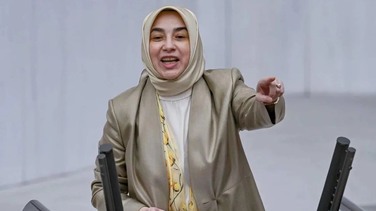 AKP’li Özlem Zengin’in kardeşinin başhekimliğe getirildiği öne sürüldü