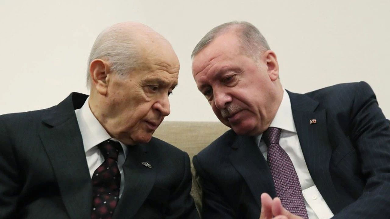 Cumhur İttifakı Çatırdıyor mu Erdoğan'ın Yeni İttifak Stratejisi ve MHP'nin Düşen Oy Oranı