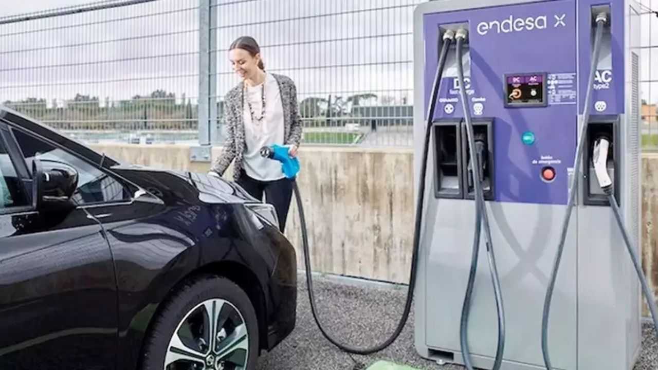 Elektrikli Araç Şarjına Esnek Tarifeler ve Kredi Kartı Zorunluluğu Getiriliyor