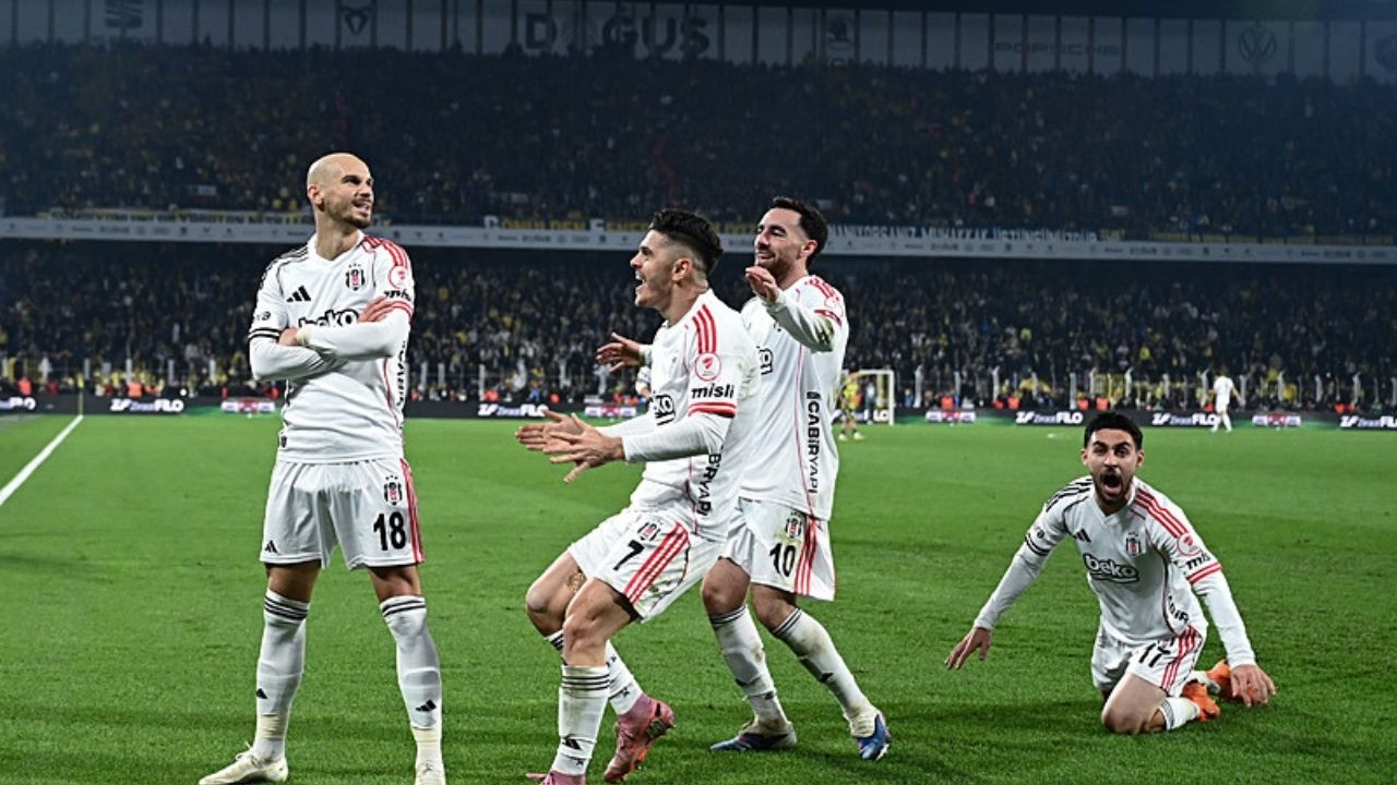 Fenerbahçe’ye Kadıköy’de Beşiktaş şoku Sosyal medyadan göndermeler geldi