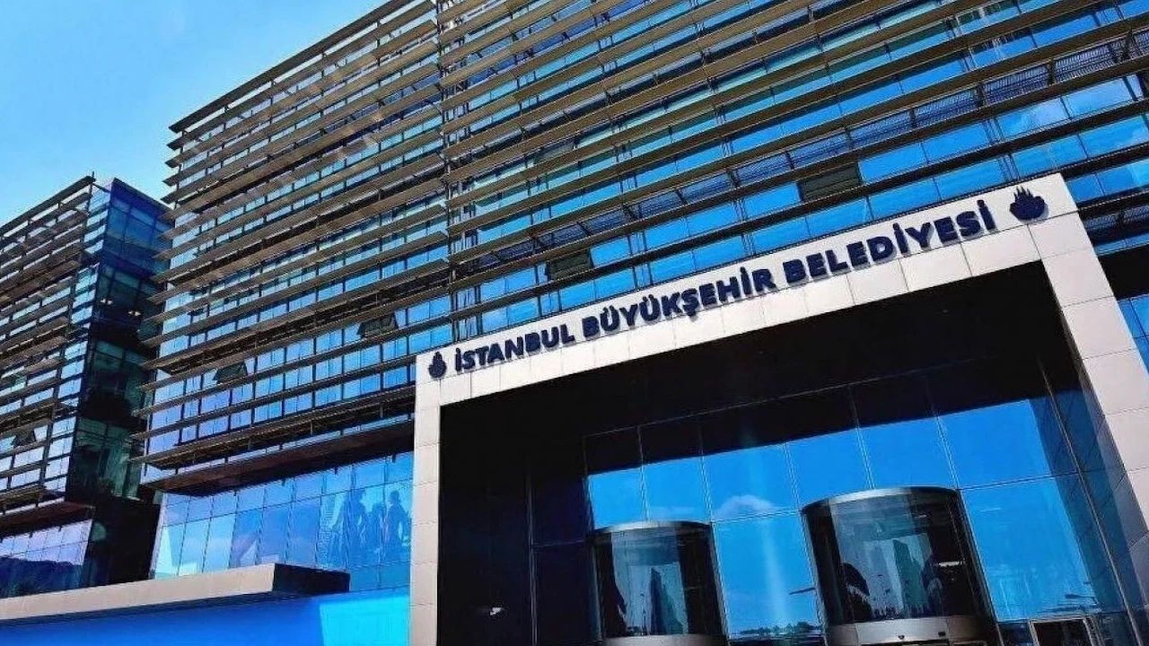 İBB'ye 'Rüşvet', AKP'li Bahçelievler Belediyesi'ne 'Hibe' Tartışmalı Bağışlar ve Farklı Yaklaşımlar