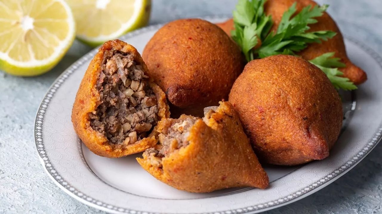 İçli Köfte Tarifi Usta Aşçının Sırlarıyla Lezzetli Sonuçlar