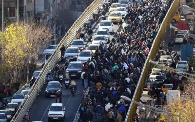 İran’da Protestolar: Kaymakamlık Binasına Saldırı