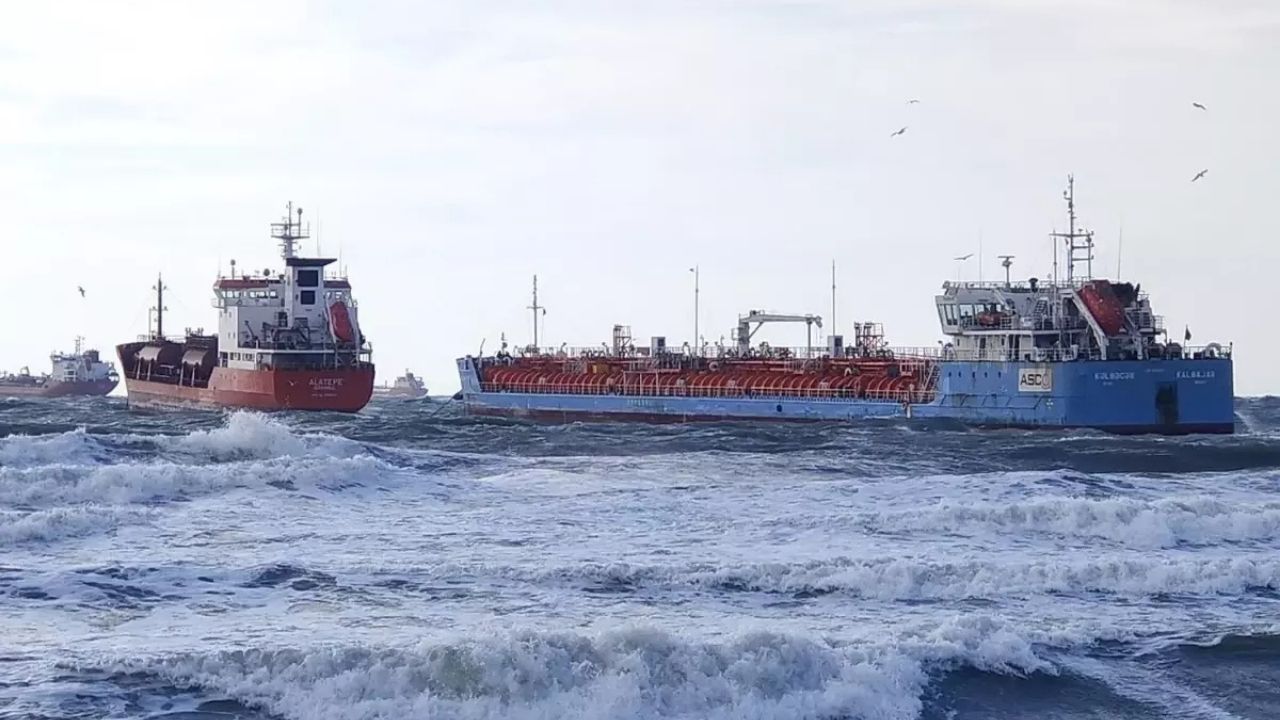 _Marmara’da iki tankerden acil durum çağrısı Kurtarma ekipleri sevk edildi