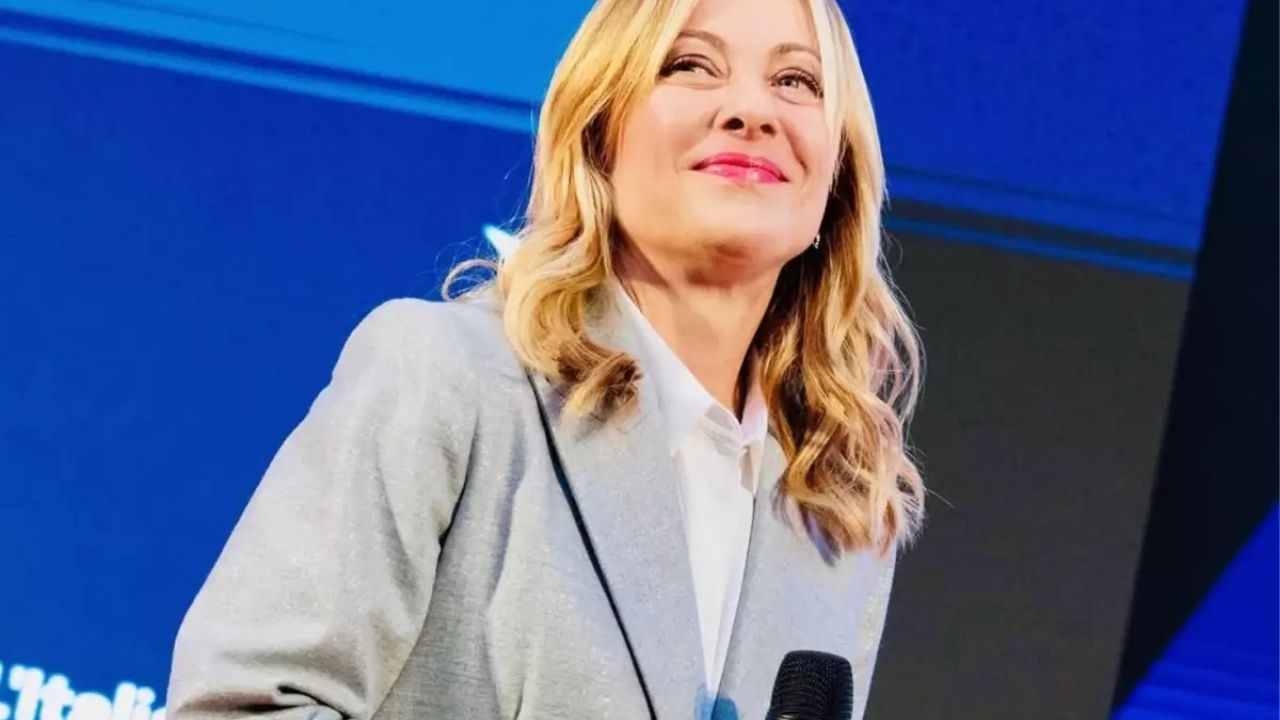 Meloni’den Noel Esprisi “Bu Yıl Zordu, 2026 Daha da Zor Olacak”